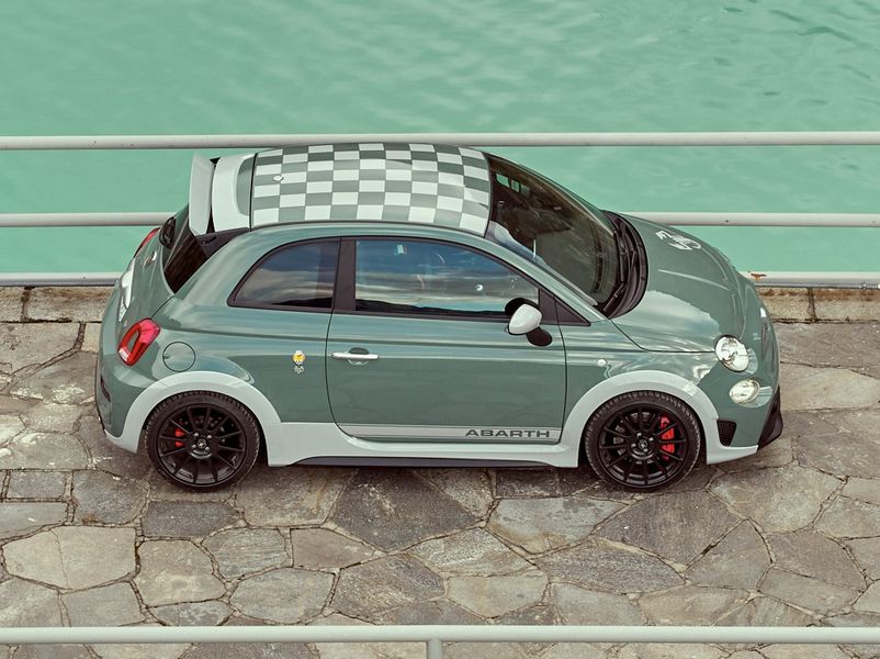 Tetto, bandiera a scacchi Abarth 695 70° Anniversario